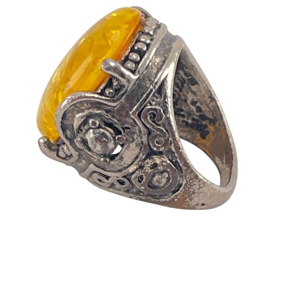 Vintage Style Silver Ring Large Amber-Like Resin Stone Intricate Design Size 6 - Picture 6 of 8